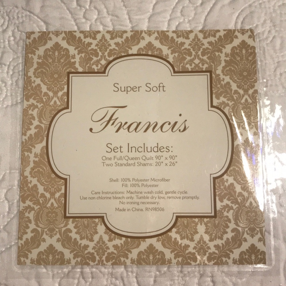 Brand new Queen size quilt set